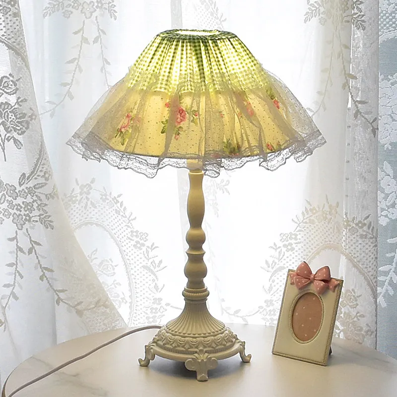 French pastoral table lamp bed - огляд і ціна Solar Lamp